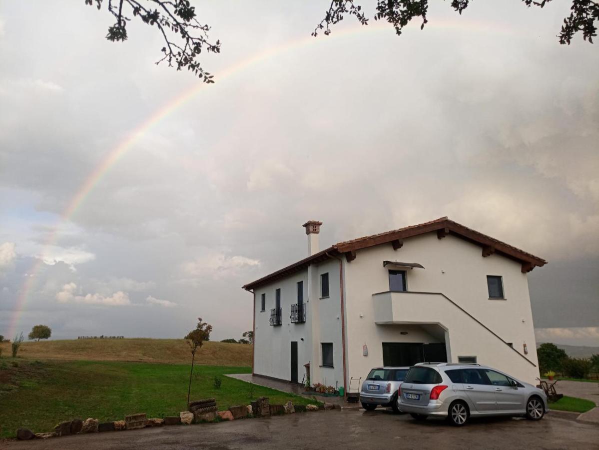 Agriturismo Casale Lisalola Hotel Sutri Exterior photo