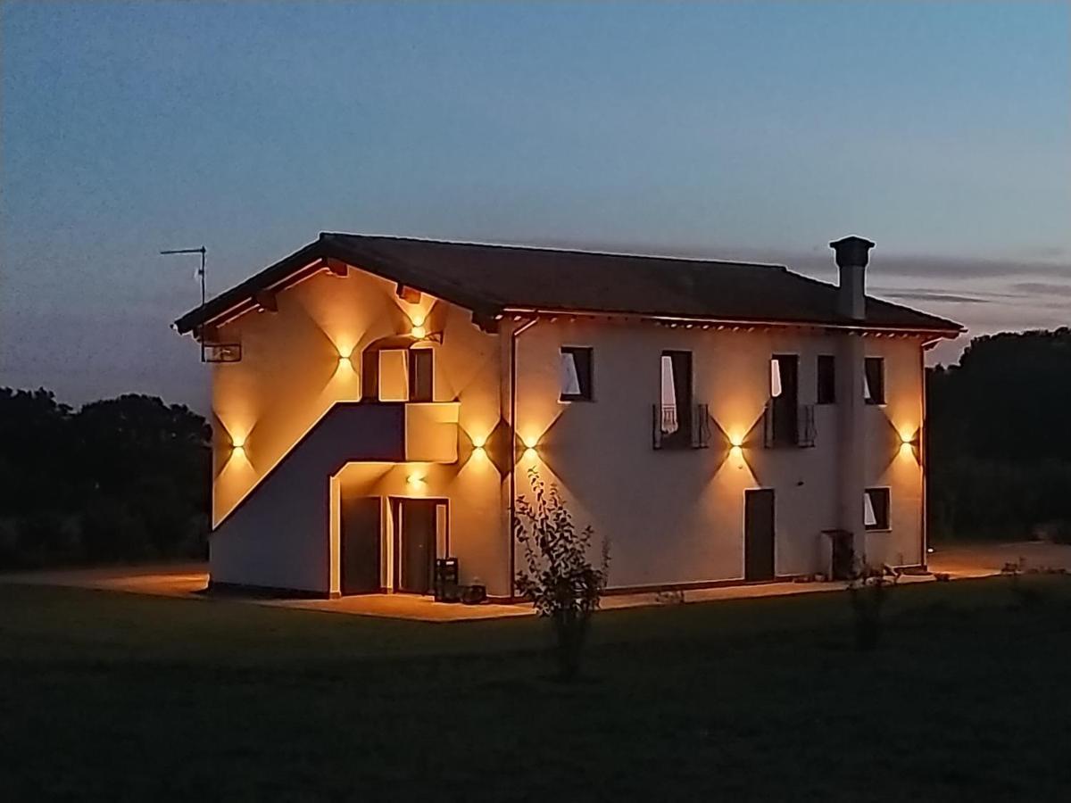 Agriturismo Casale Lisalola Hotel Sutri Exterior photo