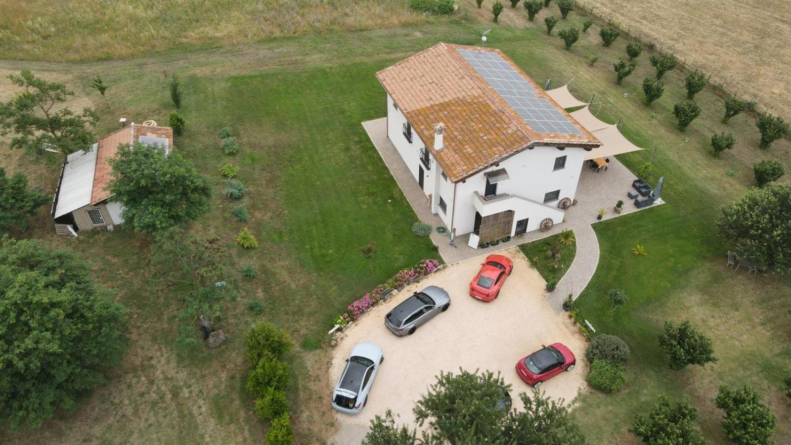 Agriturismo Casale Lisalola Hotel Sutri Exterior photo