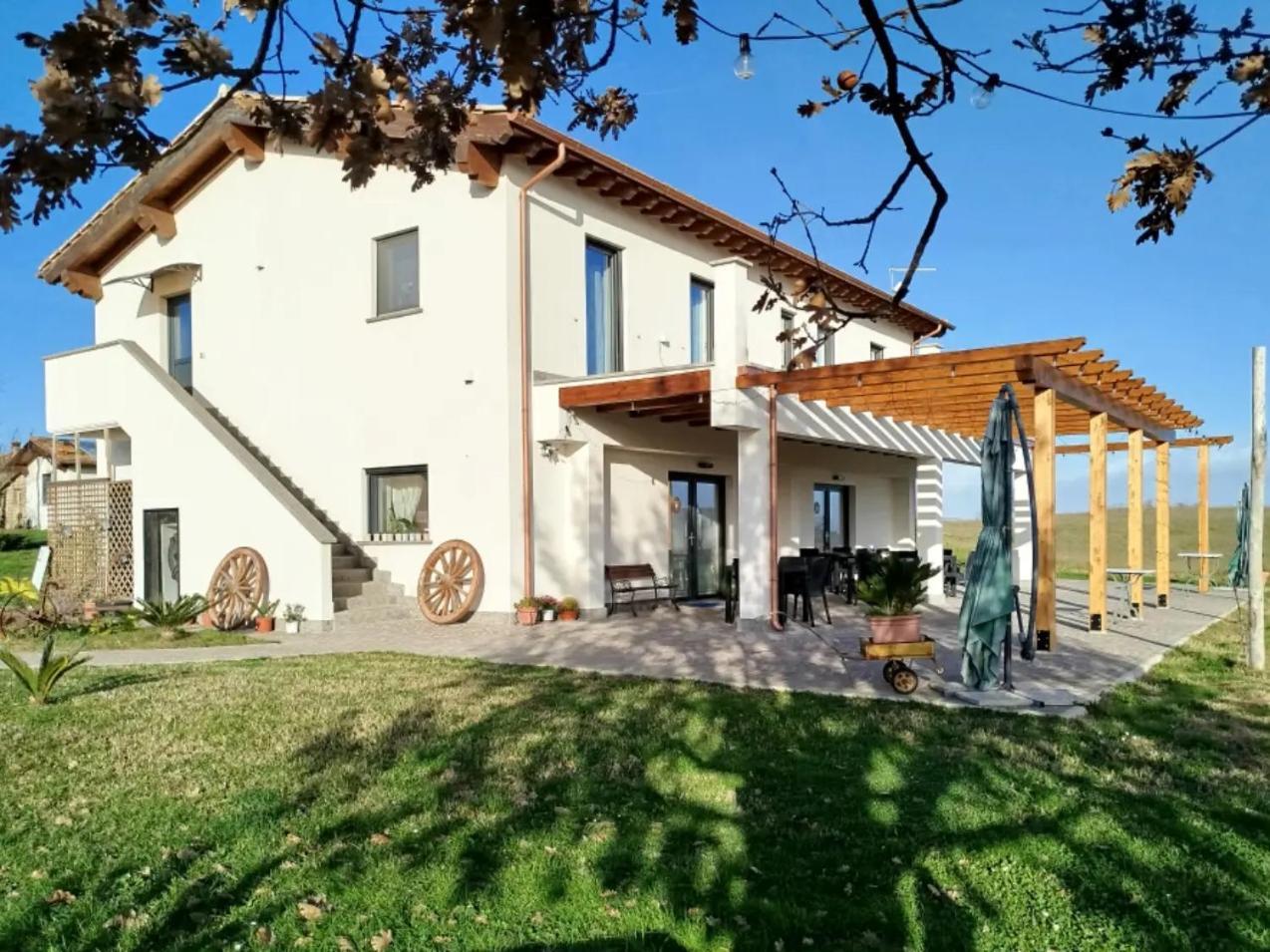 Agriturismo Casale Lisalola Hotel Sutri Exterior photo